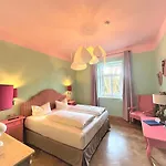 Kolbergarten Hotel 3*